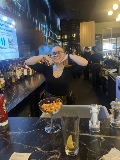 Photo of Restaurant et bar St-Hubert - 201-B Av. Authier, Amos, QC J9T 1W1