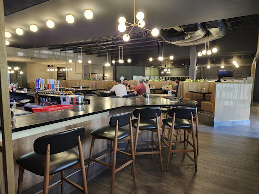 Photo of Restaurant et bar St-Hubert - 201-B Av. Authier, Amos, QC J9T 1W1