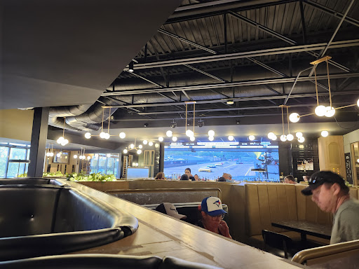 Photo of Restaurant et bar St-Hubert - 201-B Av. Authier, Amos, QC J9T 1W1