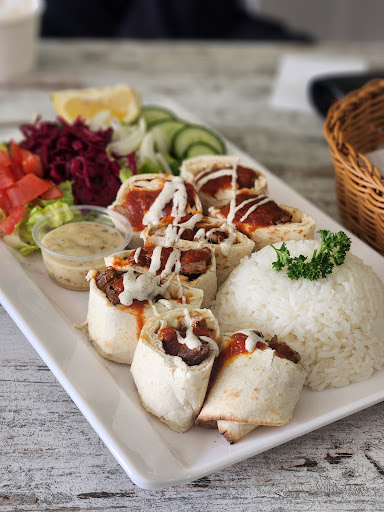 Photo of Zeytoon Grill - 14834 Yonge St #9, Aurora, ON L4G 7Y4