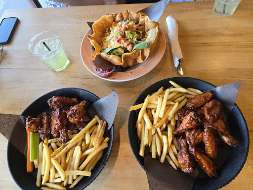 Photo of Wicked Eats Kitchen + Bar - 15570 Yonge St, Aurora, ON L4G 1P2