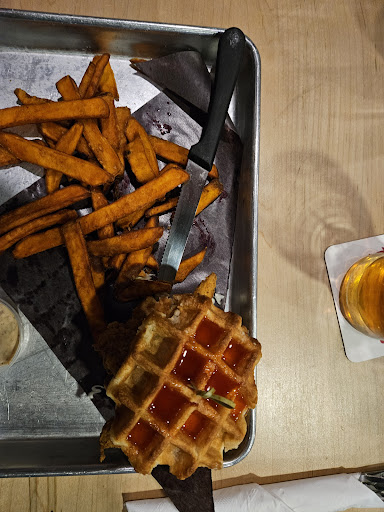 Photo of Wicked Eats Kitchen + Bar - 15570 Yonge St, Aurora, ON L4G 1P2