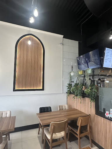 Photo of Shawarma Maroosh - 3175 Rutherford Rd UNIT 2, Concord, ON L4K 5Y6