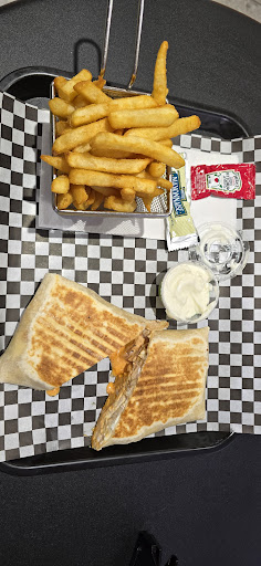 Photo of Riki Shish Taouk & Grillades - 25 Rue St Germain E, Rimouski, QC G5L 1A3
