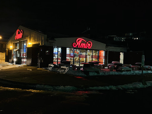 Photo of Amir Decarie - 5252 Rue Jean-Talon O, Montréal, QC H4P 1X3