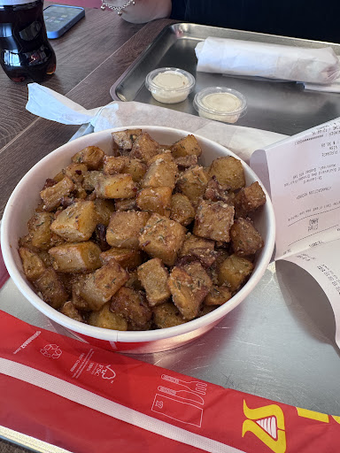 Photo of Shawarmaz St Leonard - 5790 Bd des Grandes-Prairies, Saint-Léonard, QC H1R 1B5