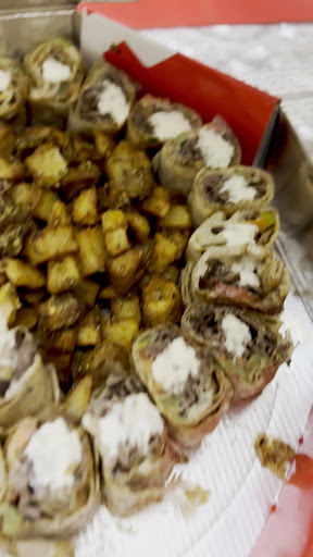 Photo of Shawarmaz St Leonard - 5790 Bd des Grandes-Prairies, Saint-Léonard, QC H1R 1B5