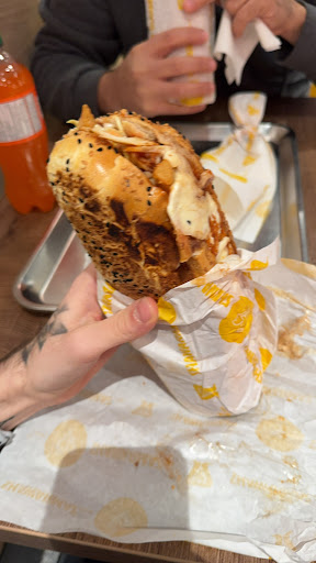 Photo of Shawarmaz - 1340 Rue Sainte-Catherine, Montréal, QC H3G 1P6