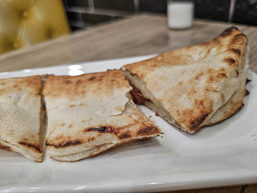 Photo of Restaurant planB (l’univers du naan) - 5334 Chem. Queen Mary, Montréal, QC H3X 1T8