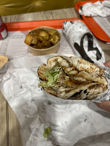 Photo of Restaurant planB (l’univers du naan) - 5334 Chem. Queen Mary, Montréal, QC H3X 1T8