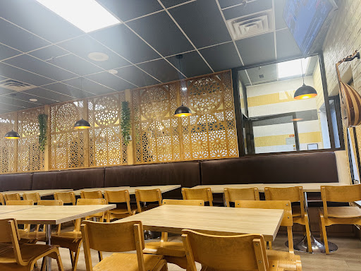 Photo of Shawarma Alzaeem - 1235 Fairview St Unit C4, Burlington, ON L7S 1Y3