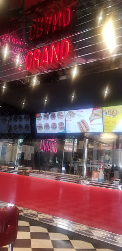 Photo of Restaurant Boustan - 8525 Bd Saint-Michel, Montréal, QC H1Z 3E7