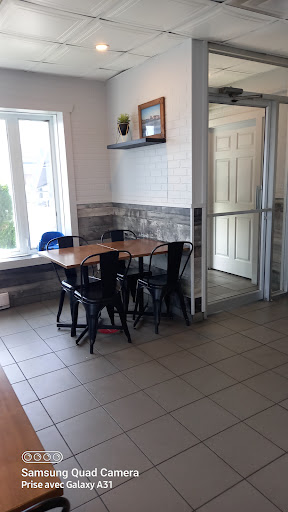 Photo of Rôtisseries Fusée - 680 Bd Thibeau, Trois-Rivières, QC G8T 7A1