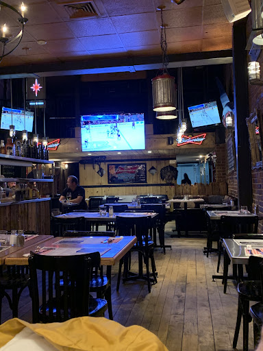 Photo of Restaurant Les Ailes Piquantes Buffalo Trois Rivières - 331 Rue des Forges, Trois-Rivières, QC G9A 2G9