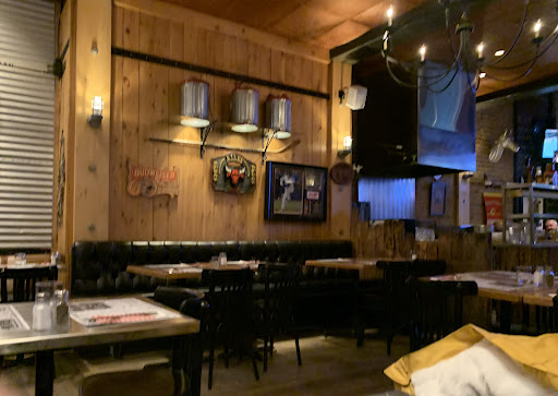 Photo of Restaurant Les Ailes Piquantes Buffalo Trois Rivières - 331 Rue des Forges, Trois-Rivières, QC G9A 2G9