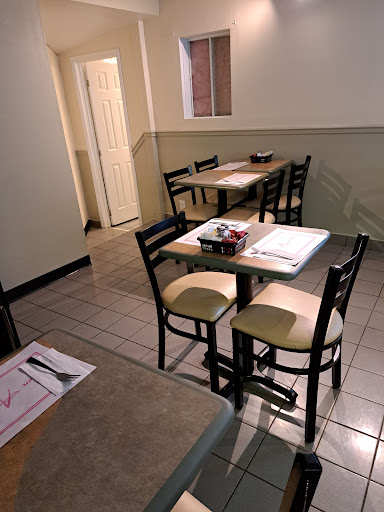 Photo of Alo Shish Taouk Lebanese Food Restaurant - 5825 Rue Gauthier, Terrebonne, QC J7M 1R6