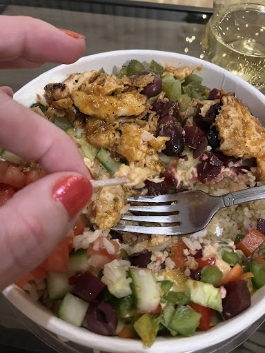 Photo of Poulet Rouge - Entrée principale, 4225 Bd des Forges, Trois-Rivières, QC G8Y 1W2