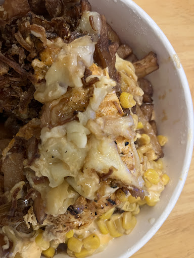 Photo of Poulet Rouge - Entrée principale, 4225 Bd des Forges, Trois-Rivières, QC G8Y 1W2