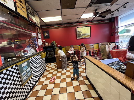 Photo of Classic Red Hots Albasha - Classic Red Hots Albasha, 41 Forum Shopping Center, Chesterfield, MO 63017, USA
