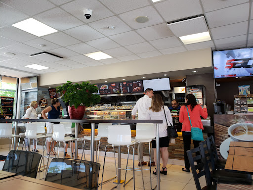 Photo of Zone Shish Taouk - 501 Bd du Séminaire N, Saint-Jean-sur-Richelieu, QC J3B 5L7