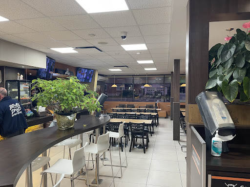 Photo of Zone Shish Taouk - 501 Bd du Séminaire N, Saint-Jean-sur-Richelieu, QC J3B 5L7