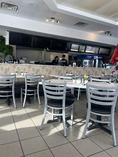 Photo of Table 46 - 16 Bd Sir-Wilfrid-Laurier, Beloeil, QC J3G 4E8