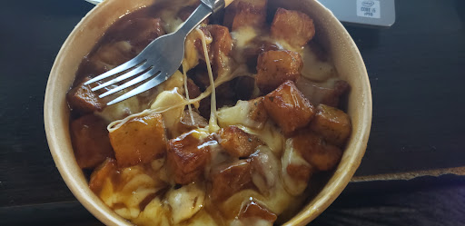 Photo of Restaurant Boustan - 3139 Bd Taschereau, Greenfield Park, QC J4V 2H2