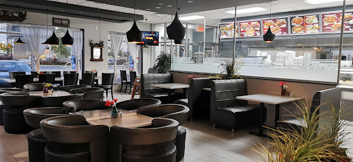 Photo of Restaurant Gourmet Taouk - 3096 Bd Moïse-Vincent, Saint-Hubert, QC J3Z 0C4
