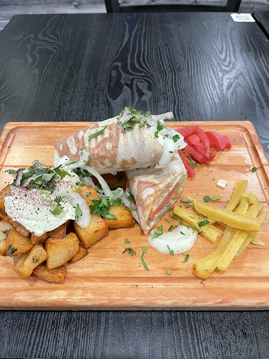 Photo of Le Shawarman - 4725 A Blvd. Samson, Laval, QC H7W 2H8