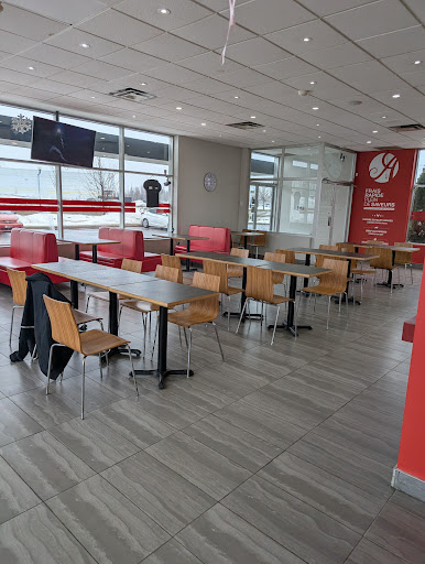 Photo of Restaurant Amir Laplaine - 2272 Rue de l'Hortensia, Terrebonne, QC J7M 2B5