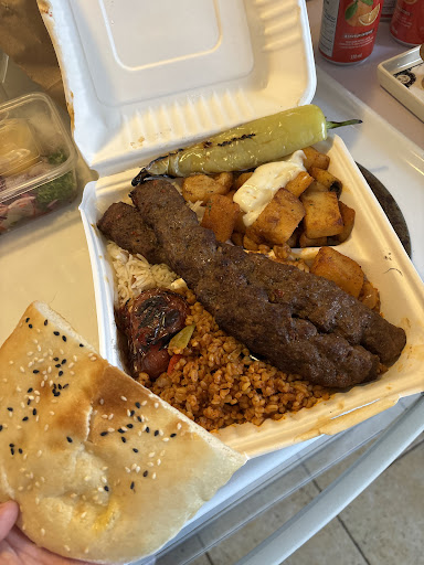 Photo of Lori Döner - 3721 Rue Ontario E, Montréal, QC H1W 1S1