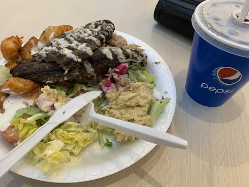 Photo of Monsieur Taouk - 825 Rue Saint-Laurent O, Longueuil, QC J4K 2V1