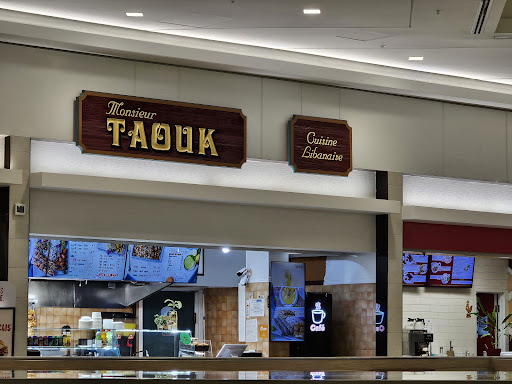 Photo of Monsieur Taouk - 825 Rue Saint-Laurent O, Longueuil, QC J4K 2V1