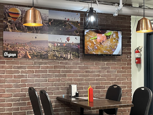 Photo of Restaurant Kebab Express - 2002 Rue Mackay, Montréal, QC H3G 2J1