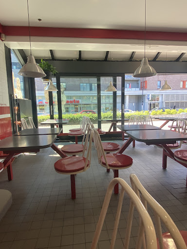 Photo of La Ligne Rouge - 414 Rue Jean-Talon E, Montréal, QC H2R 1T5