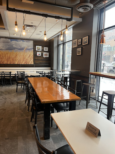 Photo of Ô Four - 3452 Av. du Parc, Montréal, QC H2X 2H5