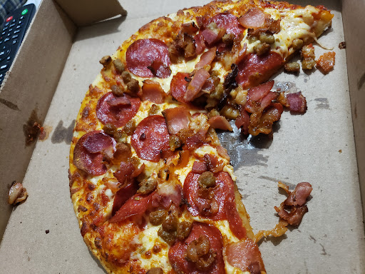 Photo of Hi-Line pizza shawarma and wings - 140 Caroline St S, Hamilton, ON L8P 3K8