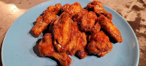 Photo of Hi-Line pizza shawarma and wings - 140 Caroline St S, Hamilton, ON L8P 3K8