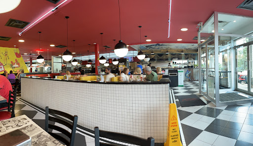 Photo of Le Shack Du Pêcheur Express - 10 Bd de Bromont, Bromont, QC J2L 3H1