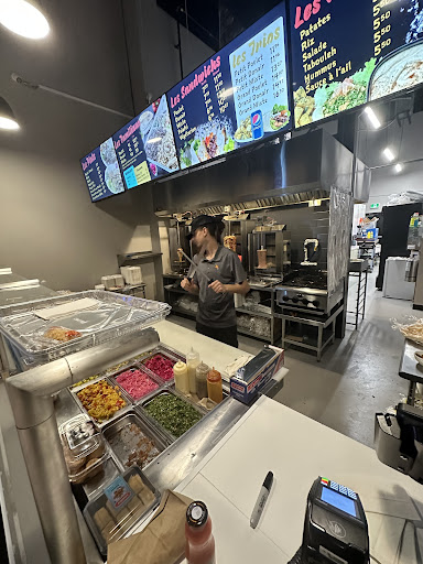 Photo of shawarma style - 571 Chem. Vanier #105, Gatineau, QC J9J 4L3