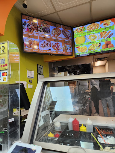 Photo of Zesty Pita - Shawarma & Halal Catering Oakville Restaurant - 579 Kerr St, Oakville, ON L6K 3E1