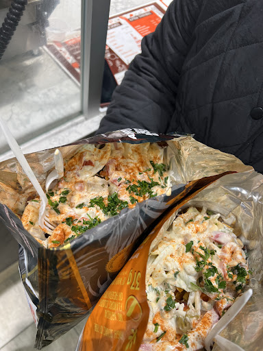 Photo of Maglicious - 856 Upper Sherman Ave, Hamilton, ON L8V 3N1