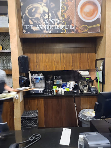 Photo of Paramount Middle Eastern Kitchen - 1441 Upper James St, Hamilton, ON L9B 1K2