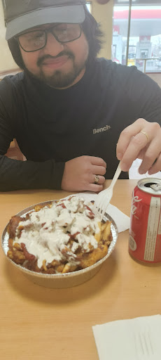 Photo of Royal Shawarma - 1540 North Service Rd W, Oakville, ON L6M 4A1