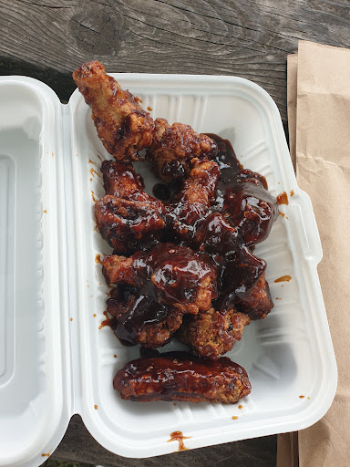 Photo of Lava Pizza & Wings - 876 King St W, Hamilton, ON L8S 4S6