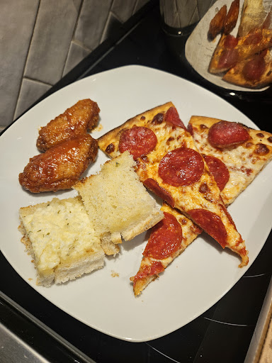 Photo of Mountain Pizza and Wings - 553 Upper Wentworth St, Hamilton, ON L9A 4T8