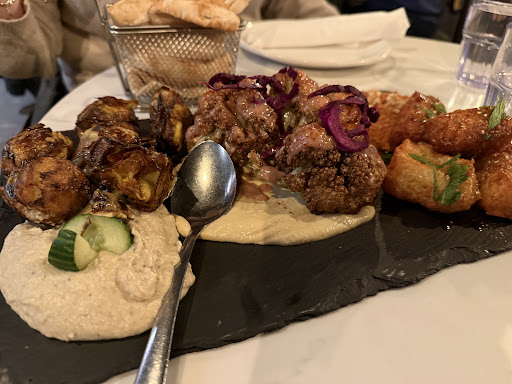 Photo of Maro's - 135 Kerr St, Oakville, ON L6K 3A6