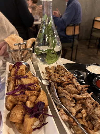 Photo of Maro's - 135 Kerr St, Oakville, ON L6K 3A6