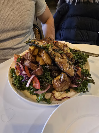 Photo of Maro's - 135 Kerr St, Oakville, ON L6K 3A6