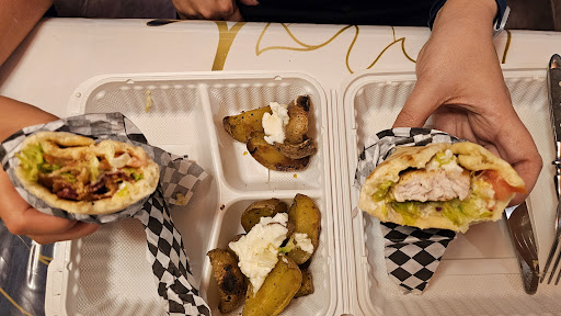 Photo of Mia Pizza & Shawarma - 1124 Rue Saint-Louis, Gatineau, QC J8T 2R7
